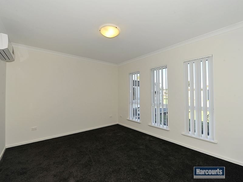 4 Vaucluse Way, Coodanup WA 6210