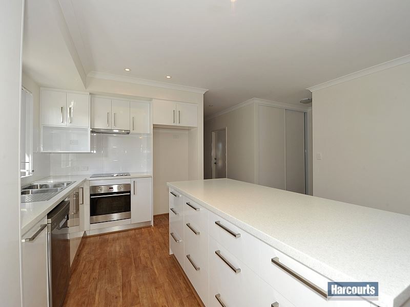 4 Vaucluse Way, Coodanup WA 6210