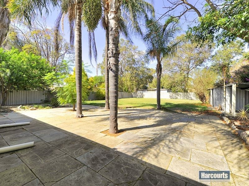 9 Derek Road, Coodanup WA 6210