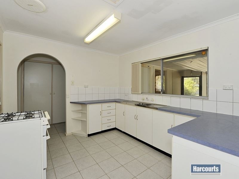 9 Derek Road, Coodanup WA 6210