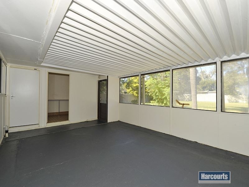 9 Derek Road, Coodanup WA 6210