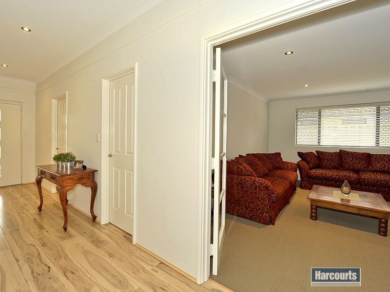 6 Hokitika Drive, Dudley Park WA 6210