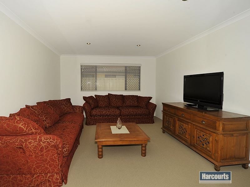 6 Hokitika Drive, Dudley Park WA 6210