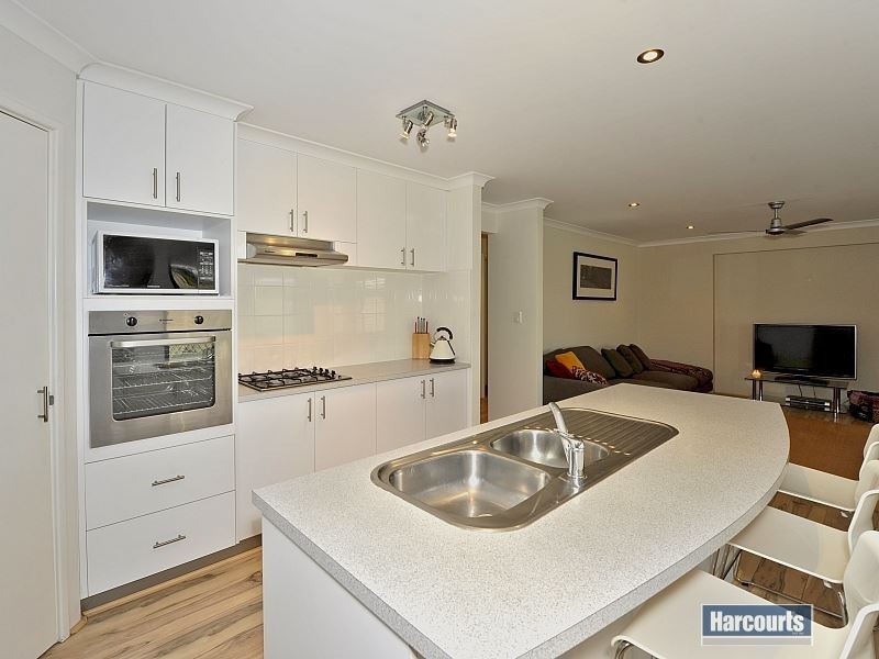 6 Hokitika Drive, Dudley Park WA 6210