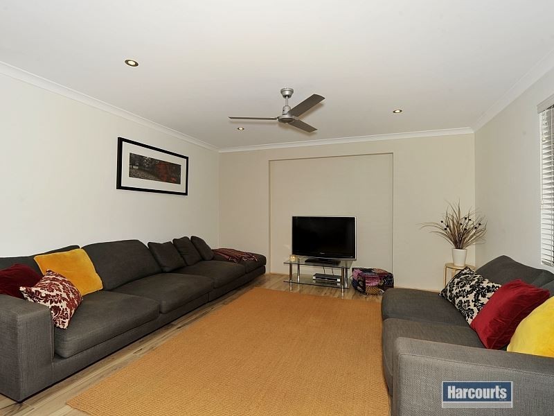 6 Hokitika Drive, Dudley Park WA 6210