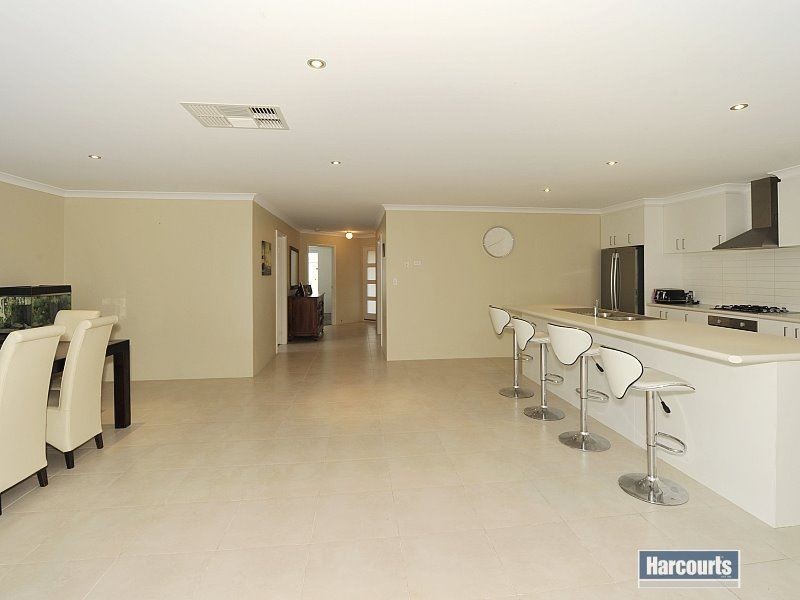 7 Senecio Way, Halls Head WA 6210