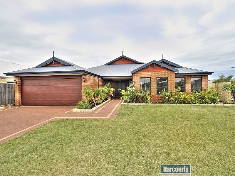 11 Orania Pass, Halls Head WA 6210