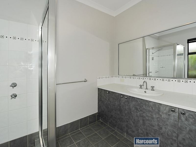 11 Orania Pass, Halls Head WA 6210