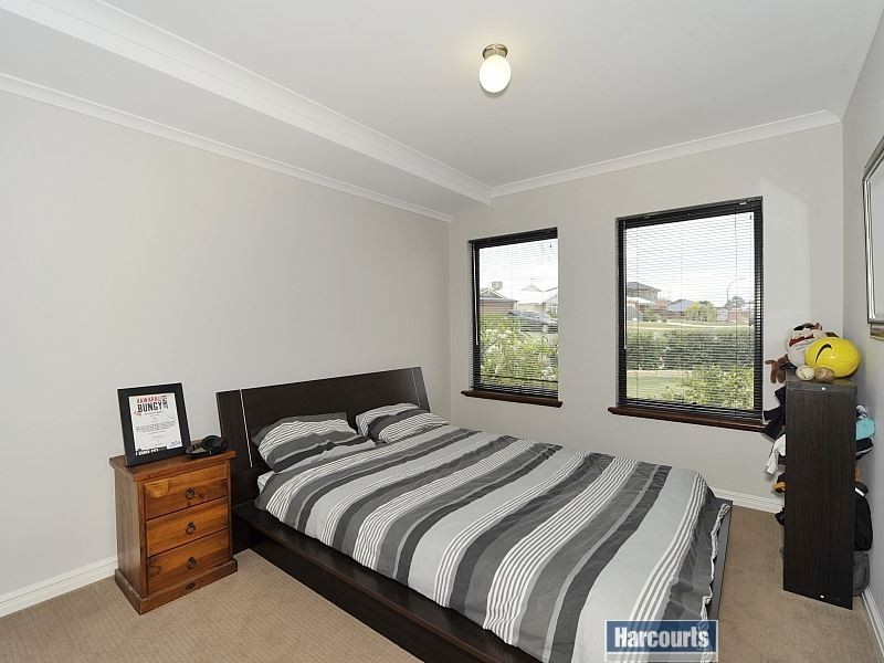 11 Orania Pass, Halls Head WA 6210