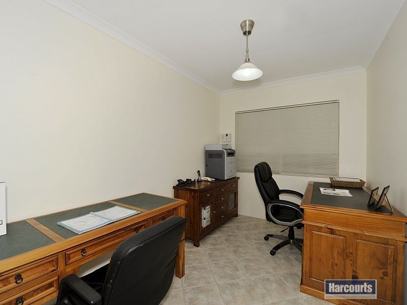 1 Copperfield Close, Greenfields WA 6210