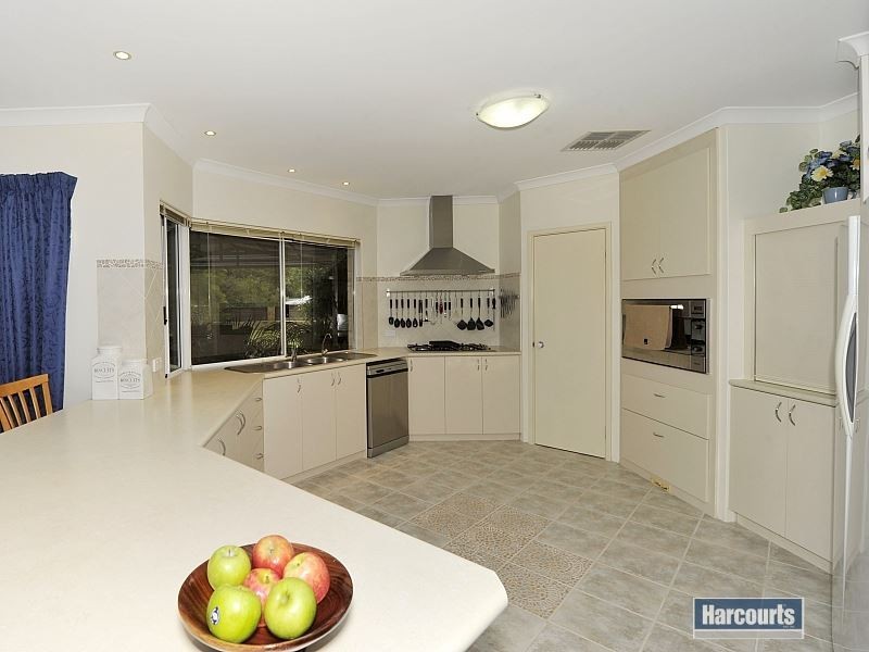 1 Copperfield Close, Greenfields WA 6210