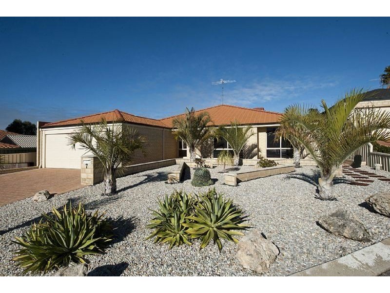 7 Howe Close, Silver Sands WA 6210
