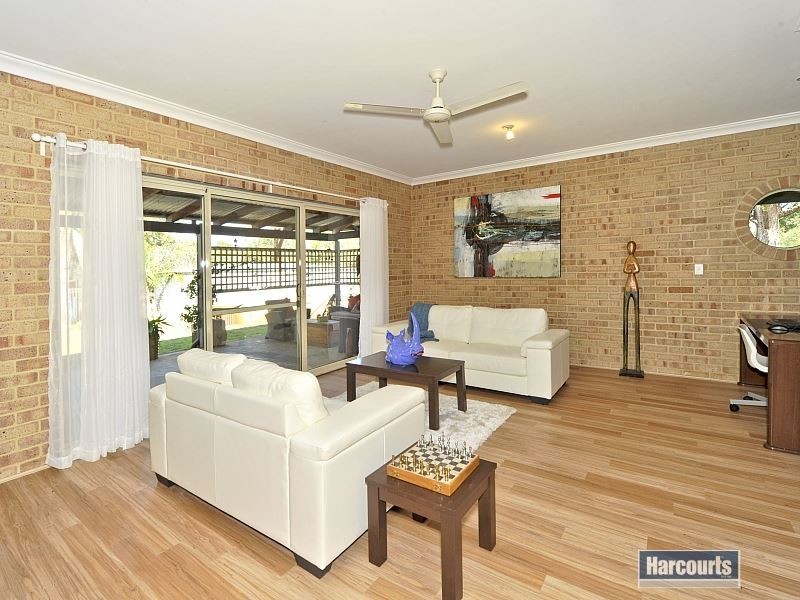 68 Serpentine Way, Stake Hill WA 6181