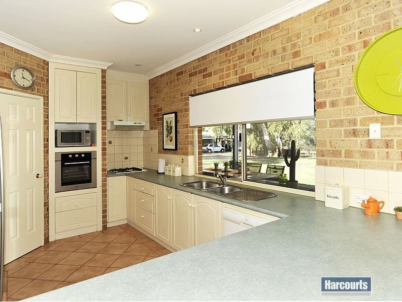 68 Serpentine Way, Stake Hill WA 6181