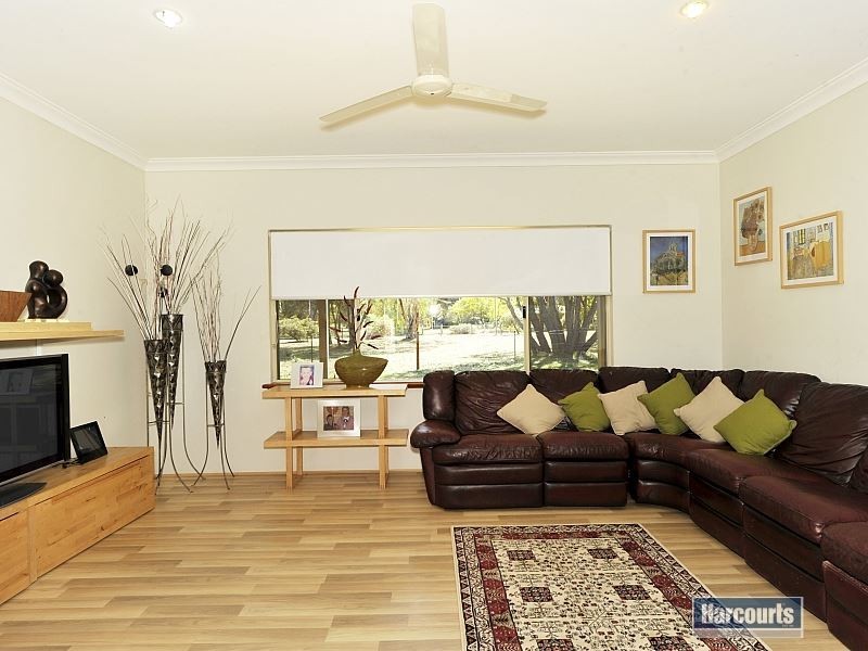 68 Serpentine Way, Stake Hill WA 6181