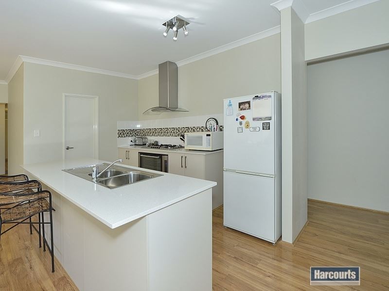 11 Anniston Loop, Meadow Springs WA 6210