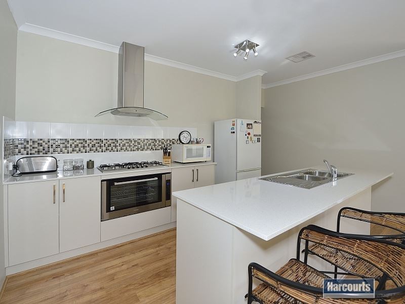 11 Anniston Loop, Meadow Springs WA 6210