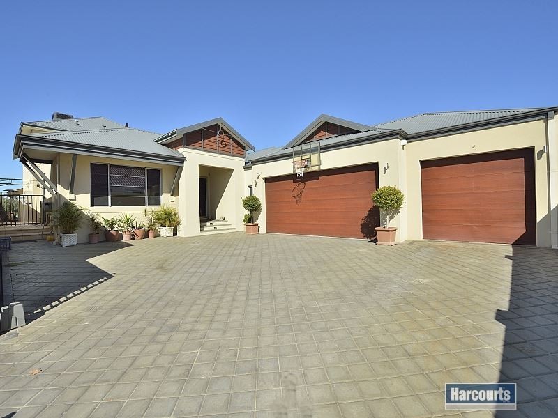 20 Ragamuffin Point, Halls Head WA 6210