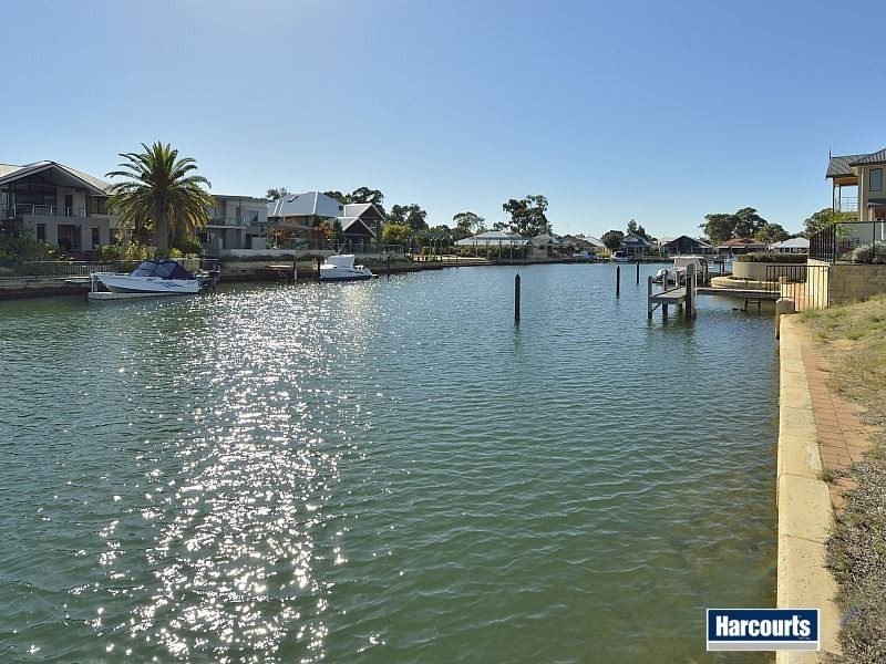 11 Erins Isle, Dudley Park WA 6210