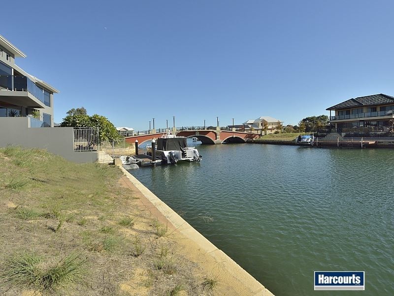 11 Erins Isle, Dudley Park WA 6210