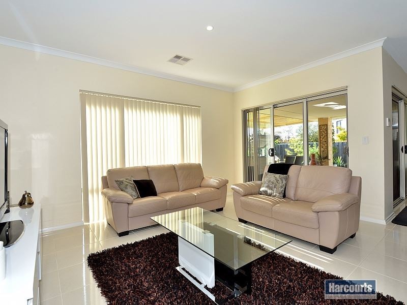 34 Skylark Loop, Erskine WA 6210