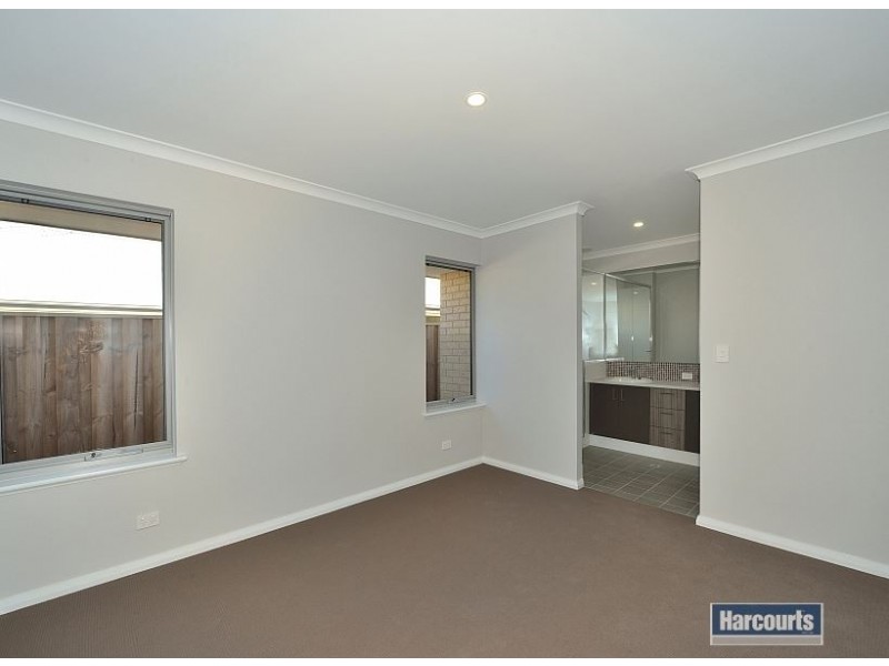 89 Hudson Drive, Dudley Park WA 6210