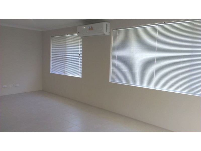 70 Highcliffe Circle, Lakelands WA 6180