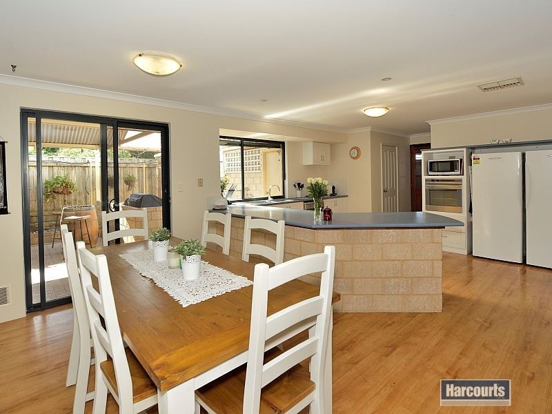 15 Montego Way, Halls Head WA 6210