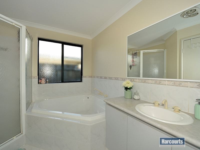 15 Montego Way, Halls Head WA 6210