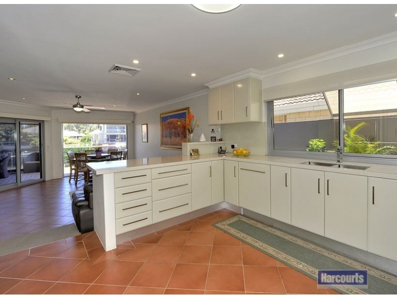 9 Quayside Close, Halls Head WA 6210