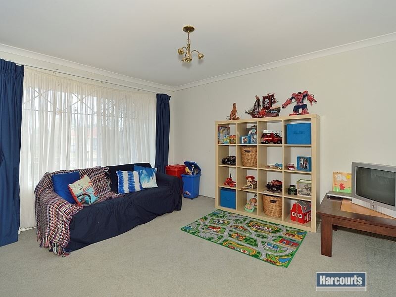 17 Berrigan Row, Halls Head WA 6210