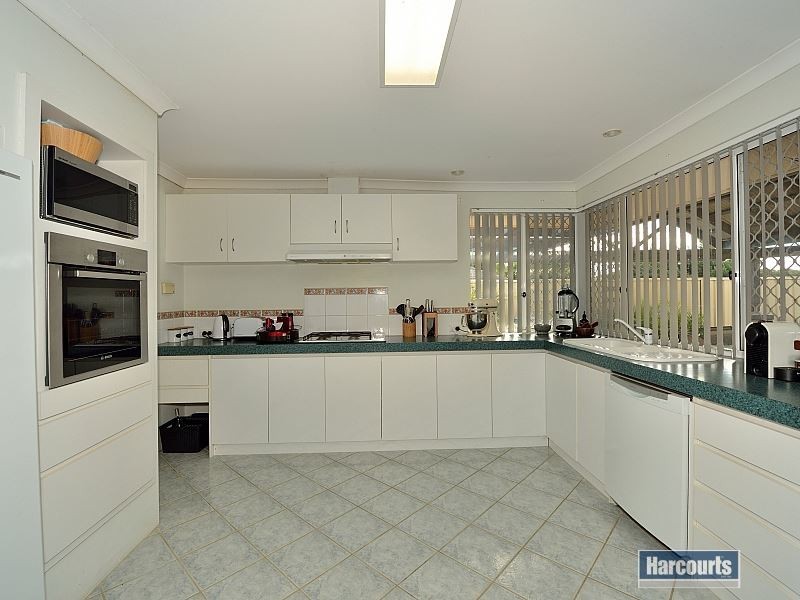 17 Berrigan Row, Halls Head WA 6210
