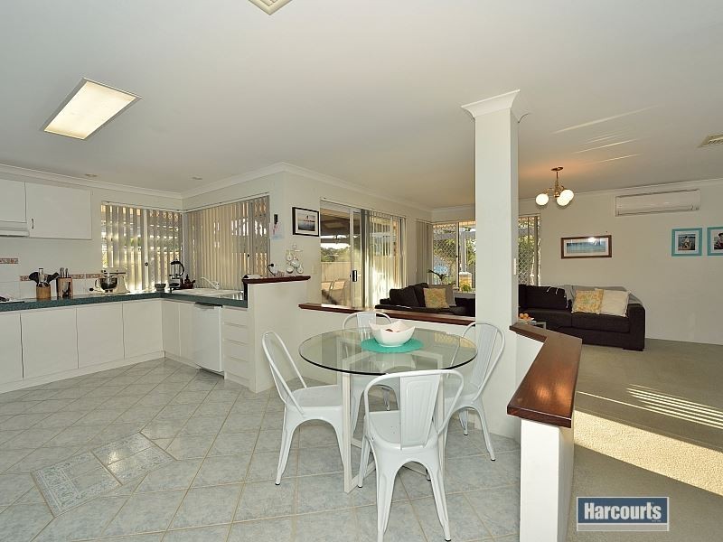 17 Berrigan Row, Halls Head WA 6210
