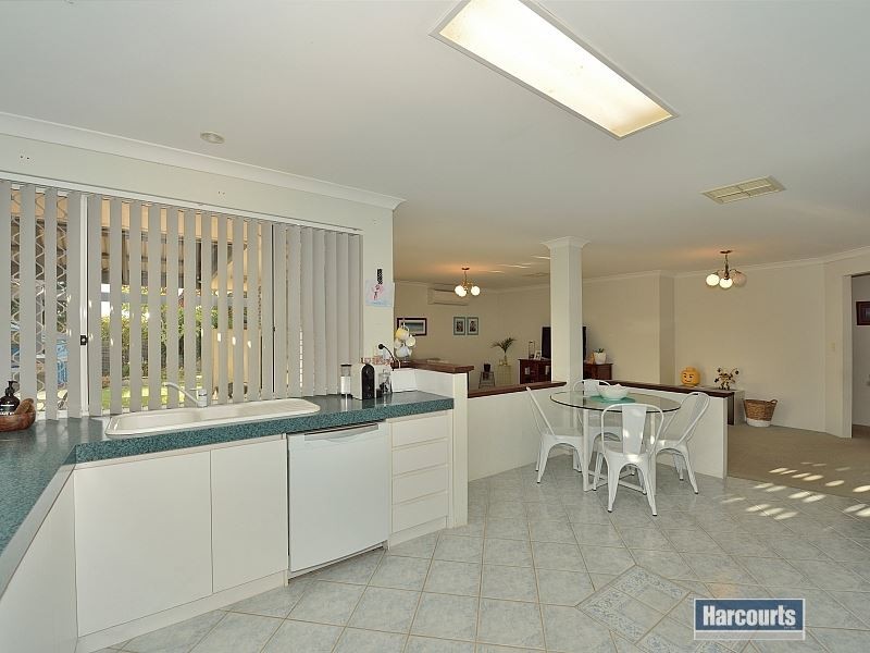 17 Berrigan Row, Halls Head WA 6210