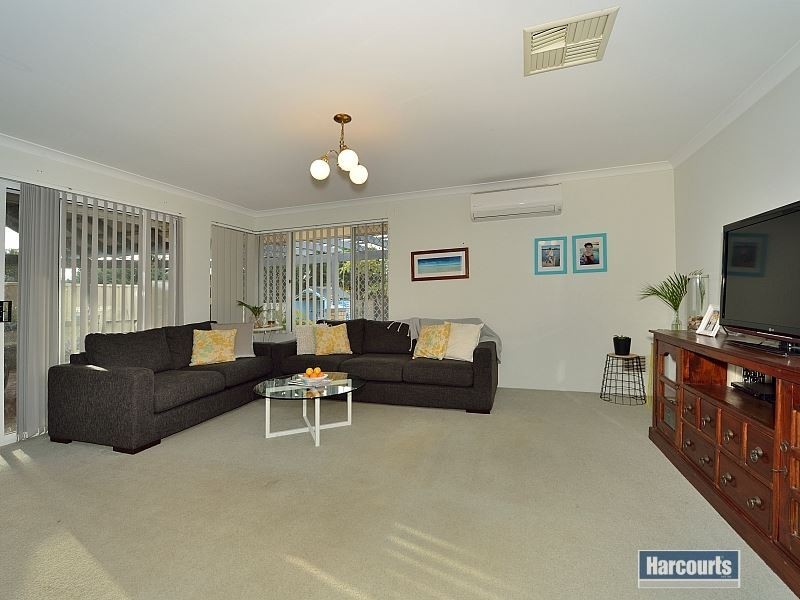 17 Berrigan Row, Halls Head WA 6210