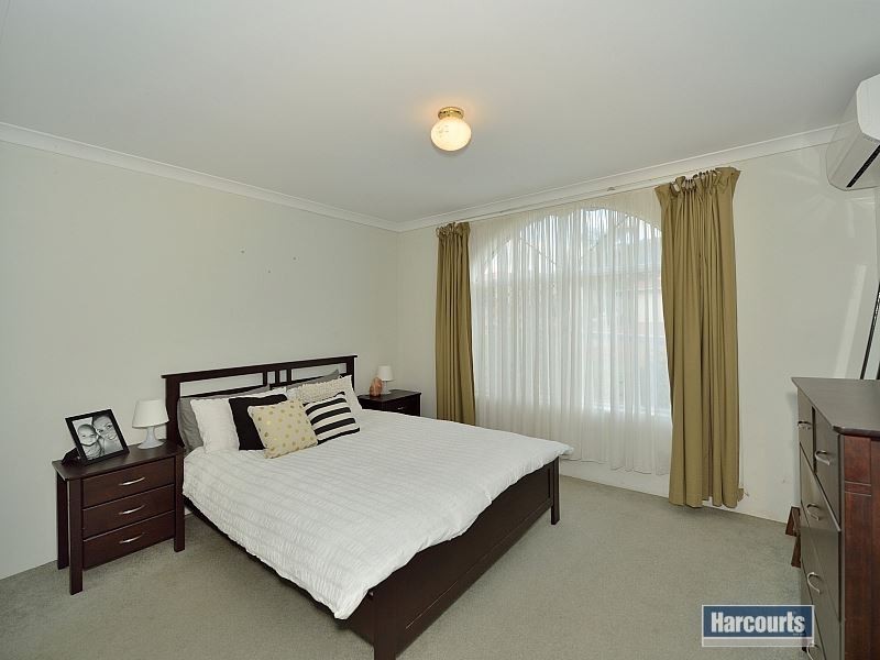 17 Berrigan Row, Halls Head WA 6210