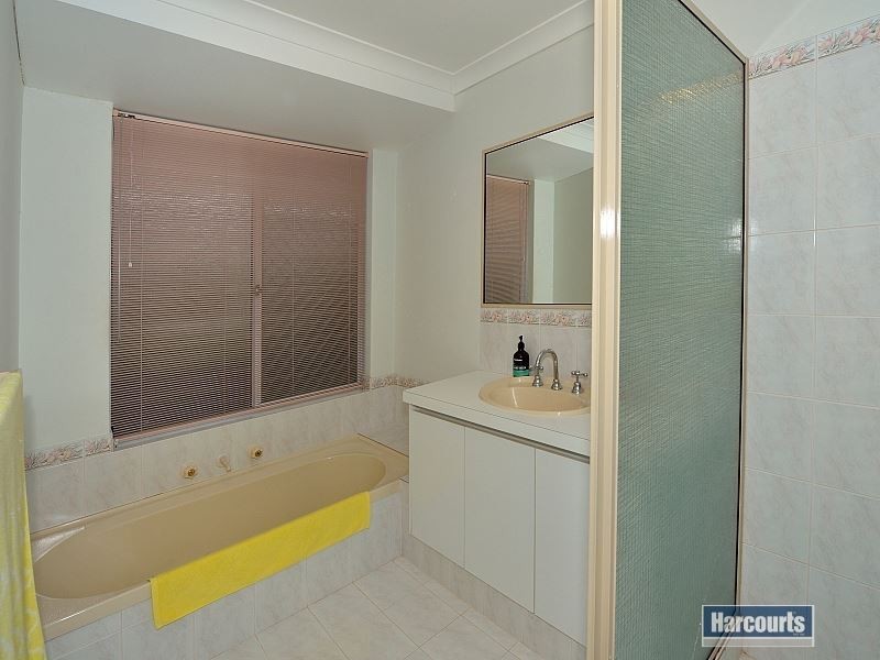 17 Berrigan Row, Halls Head WA 6210