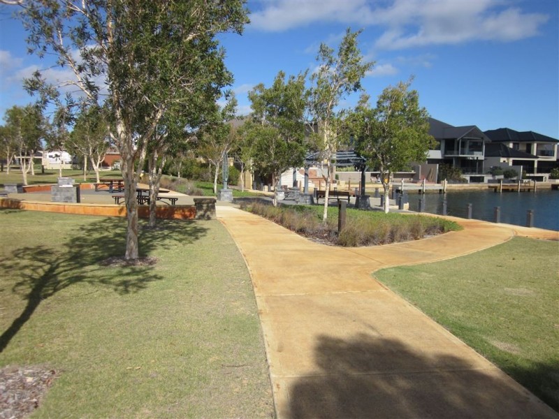 3 Gael Place, Dudley Park WA 6210