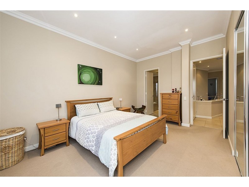 20 Caspian Drive, Wannanup WA 6210