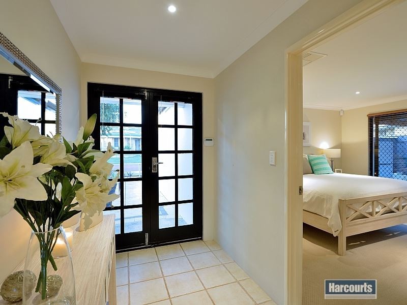 3 Malibu Point, Halls Head WA 6210