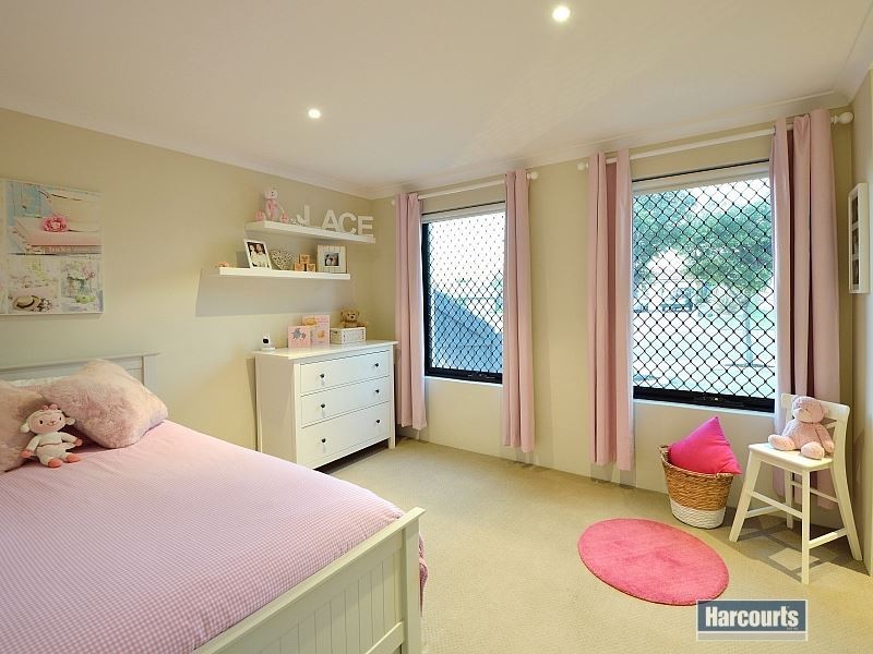 3 Malibu Point, Halls Head WA 6210