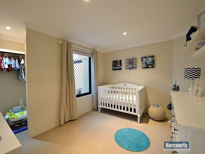 3 Malibu Point, Halls Head WA 6210