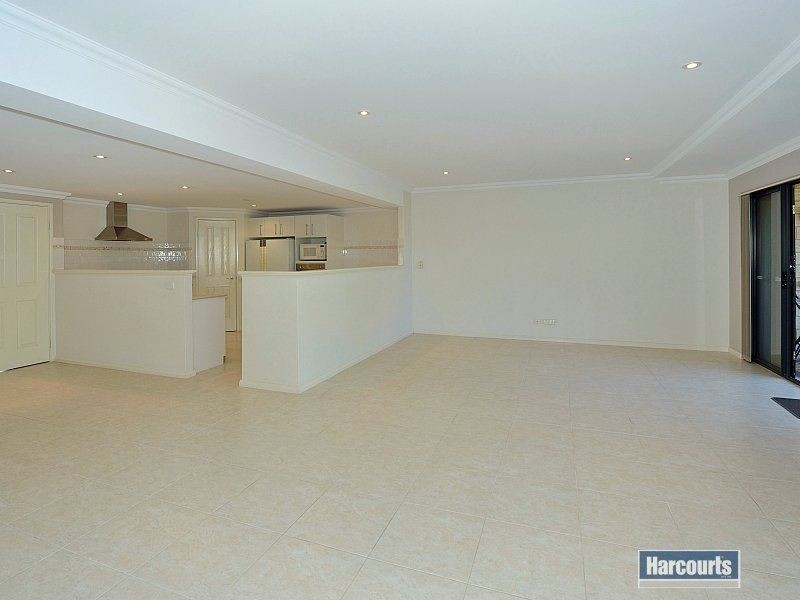 9 Stevenson Street, Dudley Park WA 6210