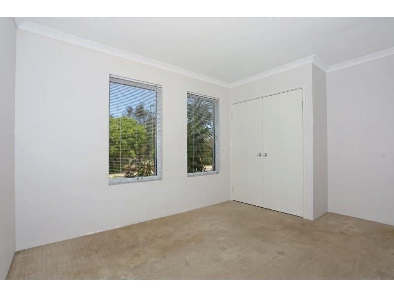 121 Darwin Terrace, Dudley Park WA 6210