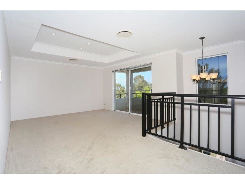 121 Darwin Terrace, Dudley Park WA 6210