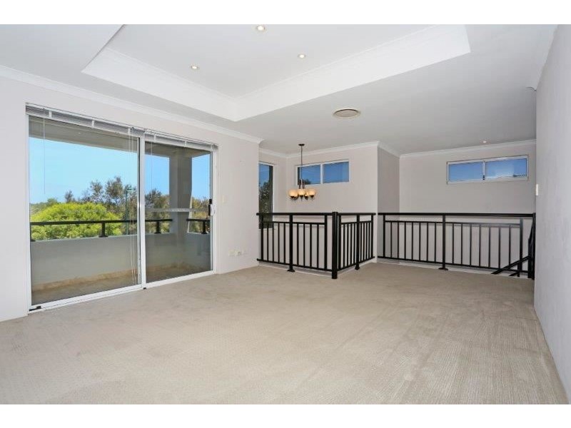 121 Darwin Terrace, Dudley Park WA 6210