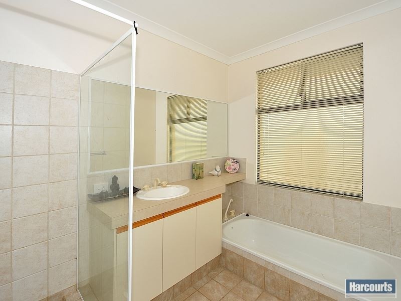 44 Paradise Circuit, Halls Head WA 6210