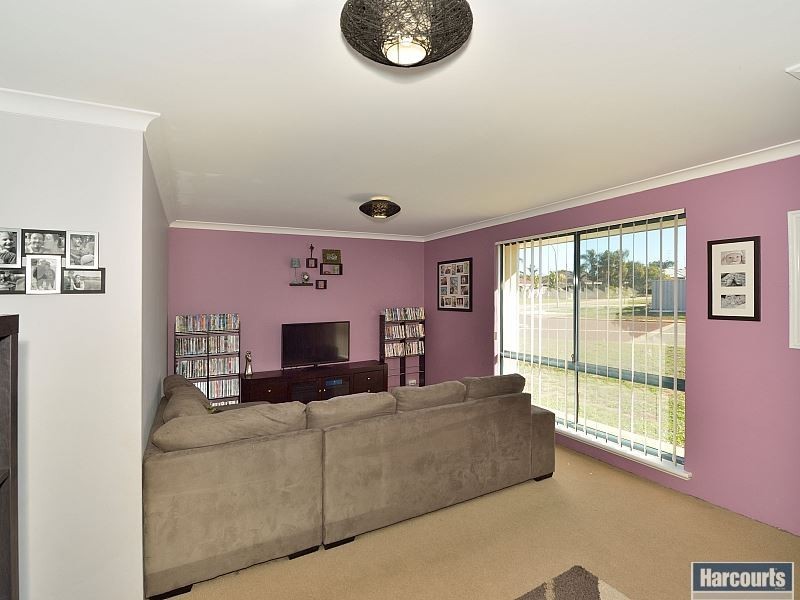 1 Rosebud Place, Halls Head WA 6210