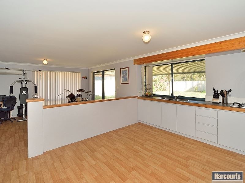 1 Rosebud Place, Halls Head WA 6210