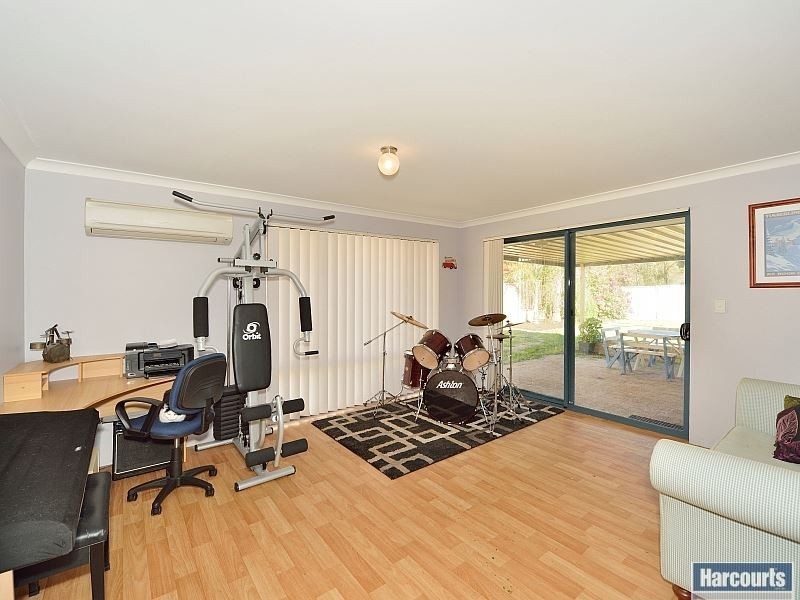 1 Rosebud Place, Halls Head WA 6210